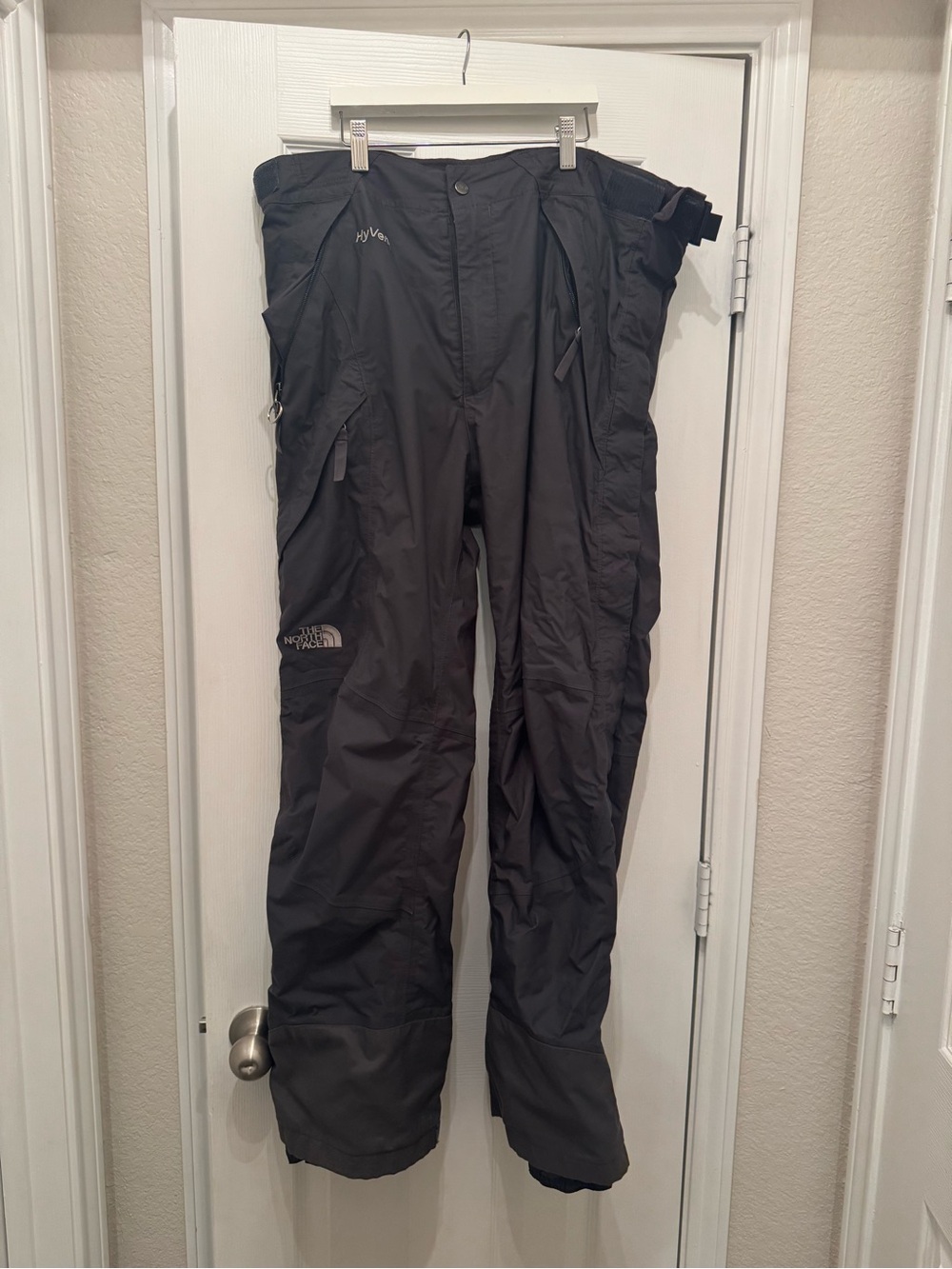 The North Face Men’s Snowboard/Ski Pants - Size L
